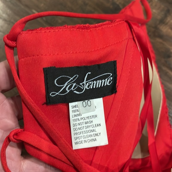 Homecoming La Femme Dress 00 - Picture 10 of 11